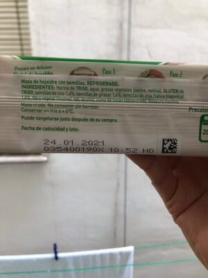 Hojaldre con semillas ingredients label