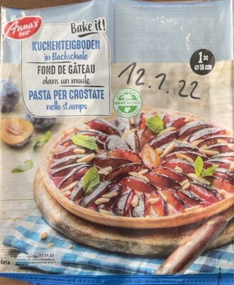 Pasta for pies in the mold