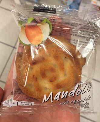 Mandolino with almonds