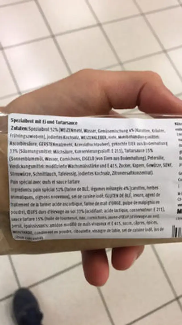 Special bread with egg and tartar sauce ingredients label