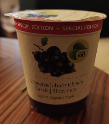 Yogourt Cassis front packaging