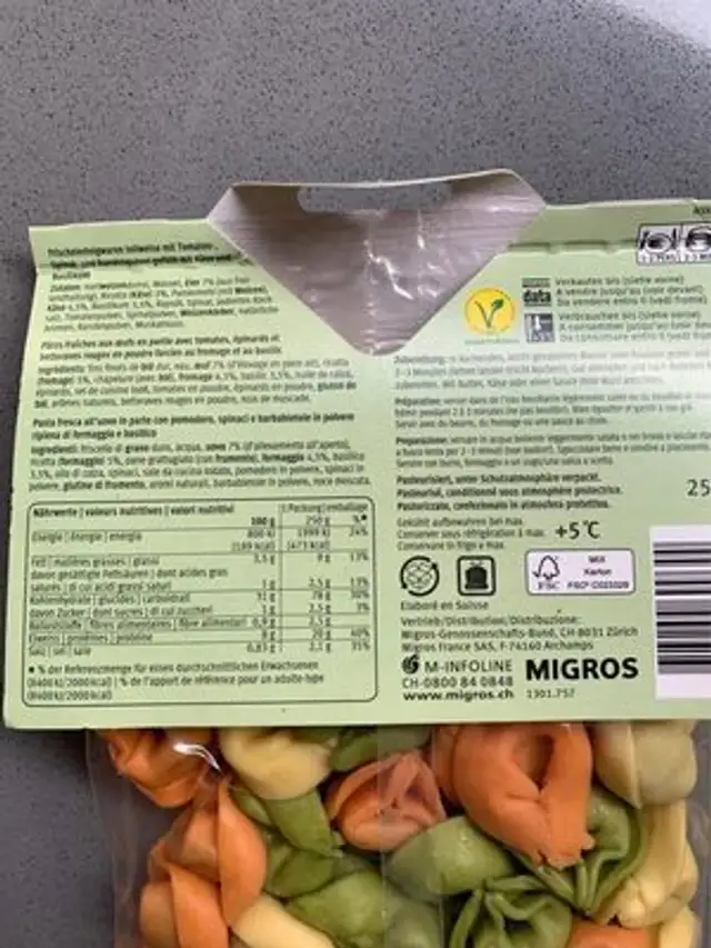 Tortellini Tre Colori Basilico nutrition facts table