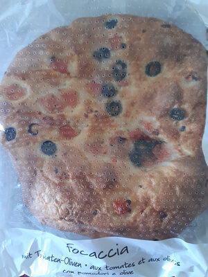 Focaccia aux tomates et aux olives