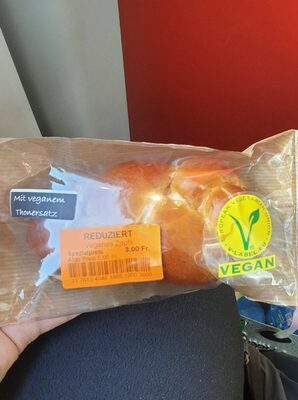 Laugenbrot mit Erzeugnis auf Basis von Sojaprotein