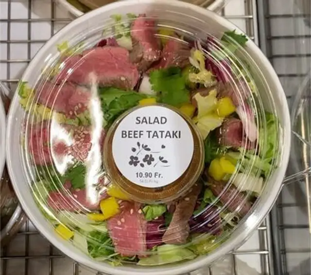 Salad beef tataki