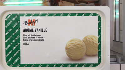 Ice cream with vanilla flavor