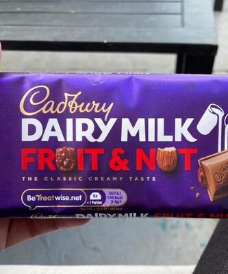 DAIRÝ MILK fruit & nut