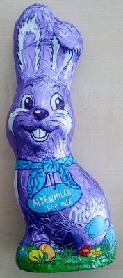 Milka Hase Alpenmilch front packaging