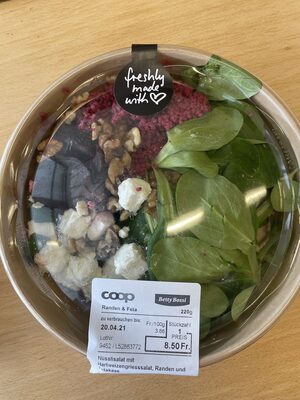 Nüsslisalat mit Hartweizengries, Randen und Fetakäse