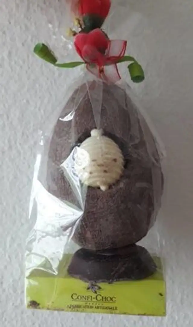 Oeuf maison garni avec pavés glacés