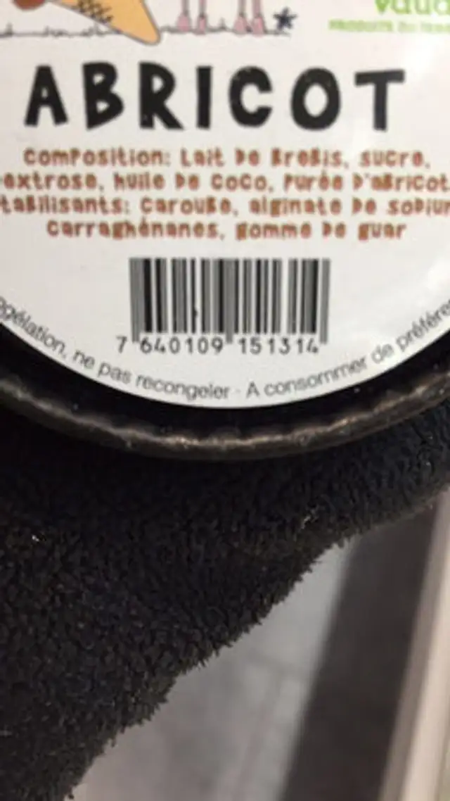 Artisanal ice cream - apricot ingredients label