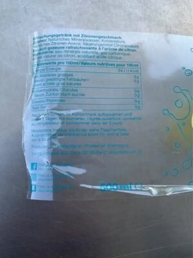 Eau citronnée nutrition facts table