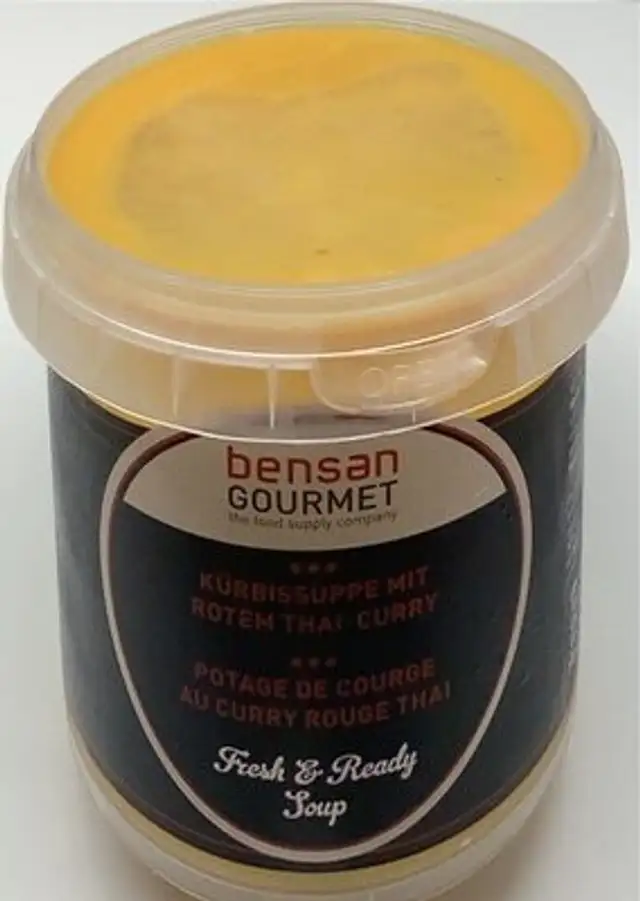 Potage de courge au curry rouge thaï