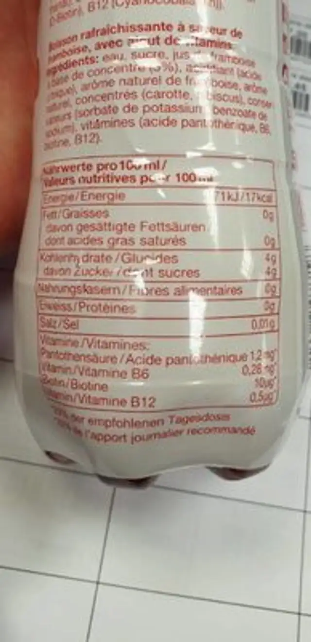 fruit & water Berry sensation nutrition facts table