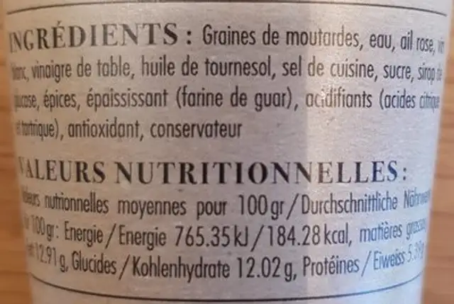 Moutarde gros grains à l'ail rouge nutrition facts table