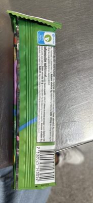 Galleta wafer multicereal rellena con crema con yogurt, fresa y açaí nutrition facts table