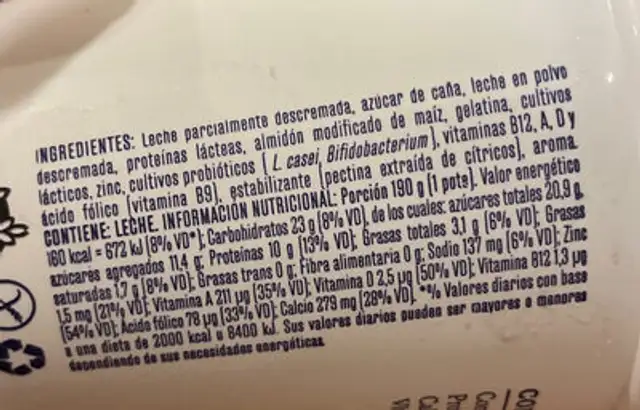 Yogurisimo Natural Endulzado nutrition facts table