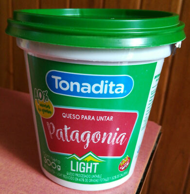 Queso para untar Patagonia front packaging