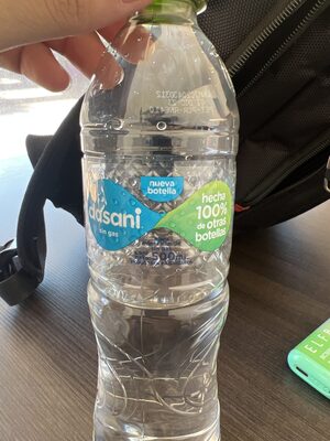 Agua mineralizada sin gas