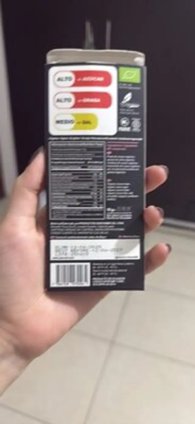 Chocolate Orgánico con Sal de Cuzco & Nibs nutrition facts table