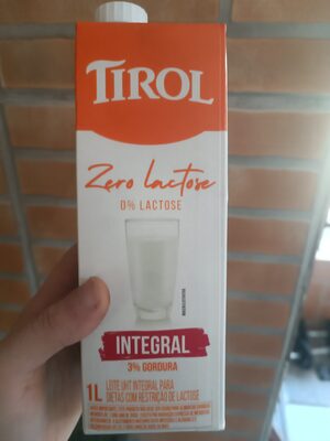 Leite sem lactose integral front packaging