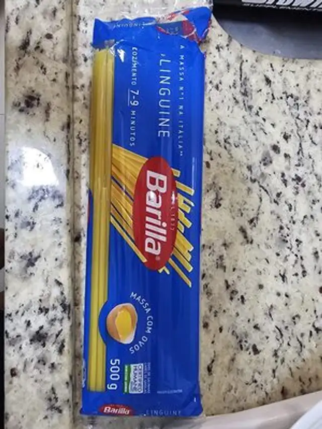 Macarrão Com Ovos Linguine Barilla Pacote 500g front packaging