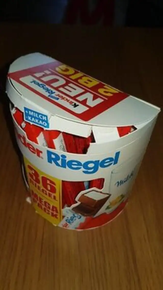 Kinder Riegel front packaging