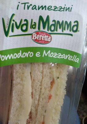 Tramezzini pomodoro e mozzarella