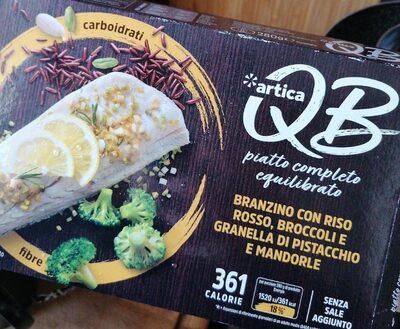 Branzino con riso rosso, broccoli e granella