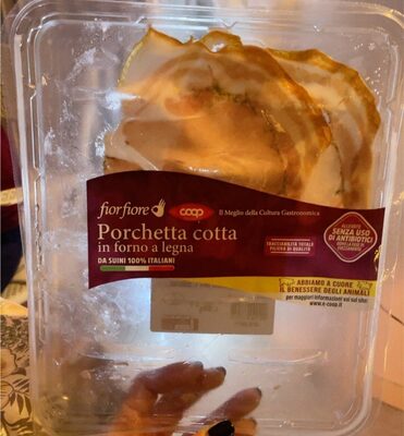 Porchetta cotta in forno a legna