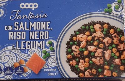 Fantasia con salmone riso nero e legumi