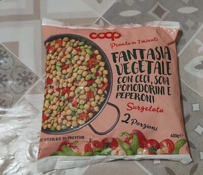 Fantasia Vegetale con ceci soia pomodorini e peperoni