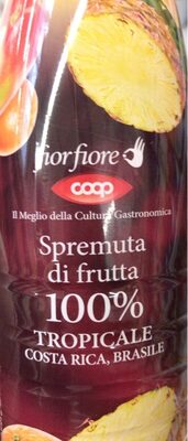 Spremuta di frutta tropicale
