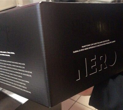 Panettone con Sake e riso nero front packaging