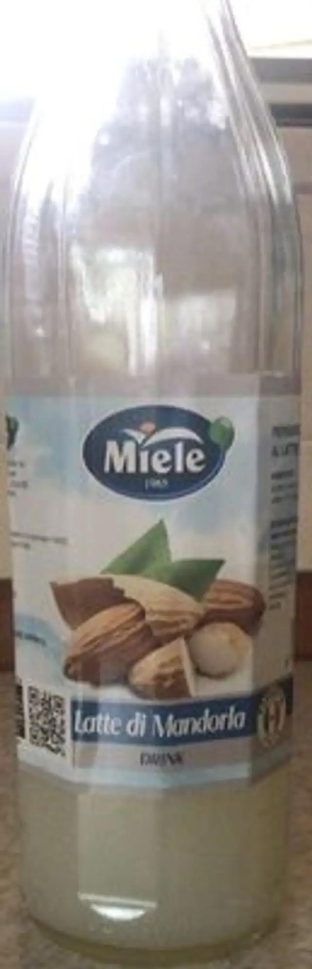 Latte di Mandorla front packaging