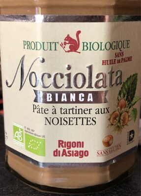 Pâte à tartiner aux noisettes front packaging