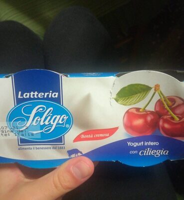 Yogurt intero front packaging