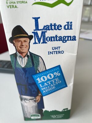 Latte di montagna uht intero front packaging