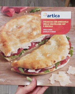 Focaccia con bresaola della Valtellina IGP e rucola front packaging