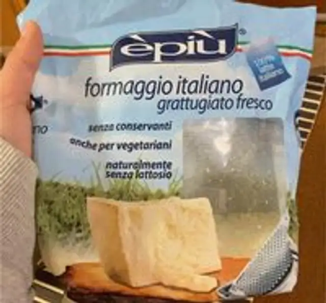 Formaggio italiano grattuggiato fresco