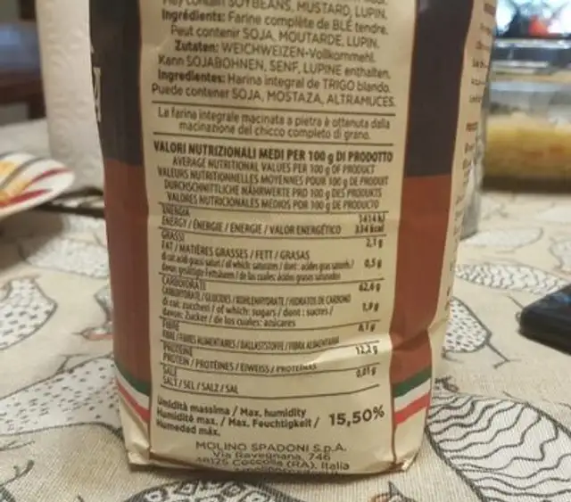Farina intergrale di grano tenero macina a pietra integrale nutrition facts table