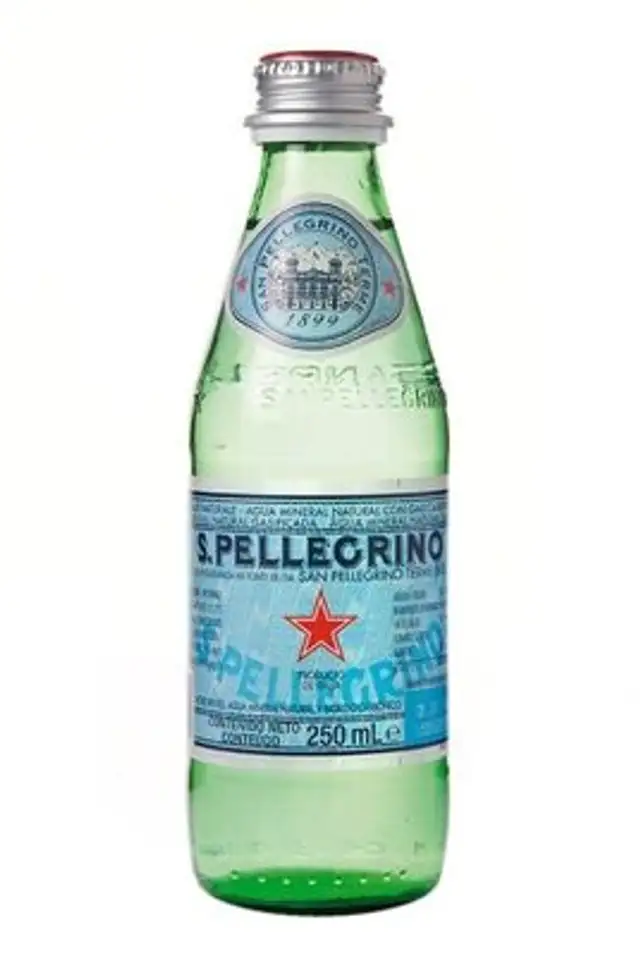 Agua Efervecente Spellegrino front packaging