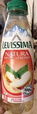 Natura infusa a freddo mela e erbe di montagna