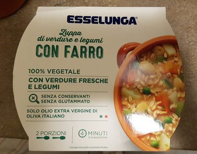 Zuppa di verdure e legumi con farro