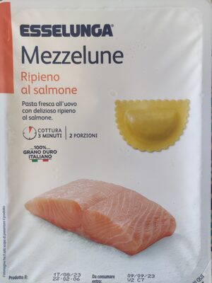Mezzelune, ripieno al salmone