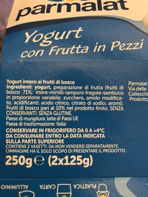 yogurt con frutta in pezzi front packaging