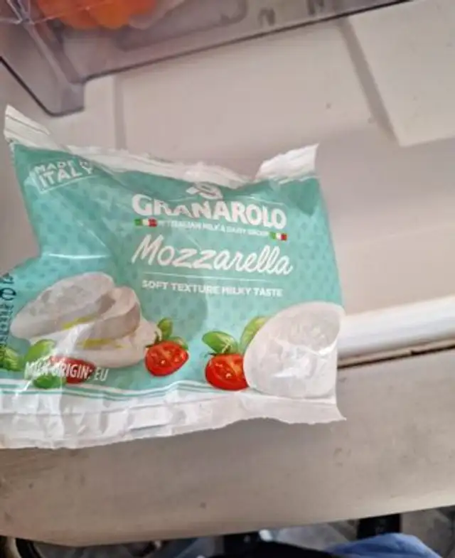 Mozzarella front packaging