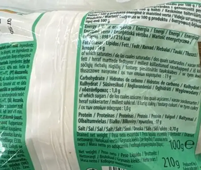 Mozzarella nutrition facts table