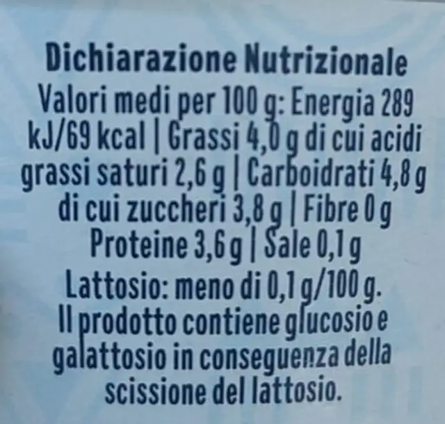A Yo Kefir intero bianco senza lattosio nutrition facts table
