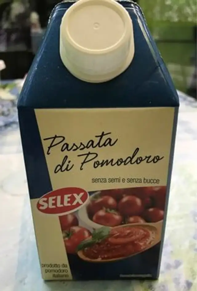 Passata di pomodoro front packaging